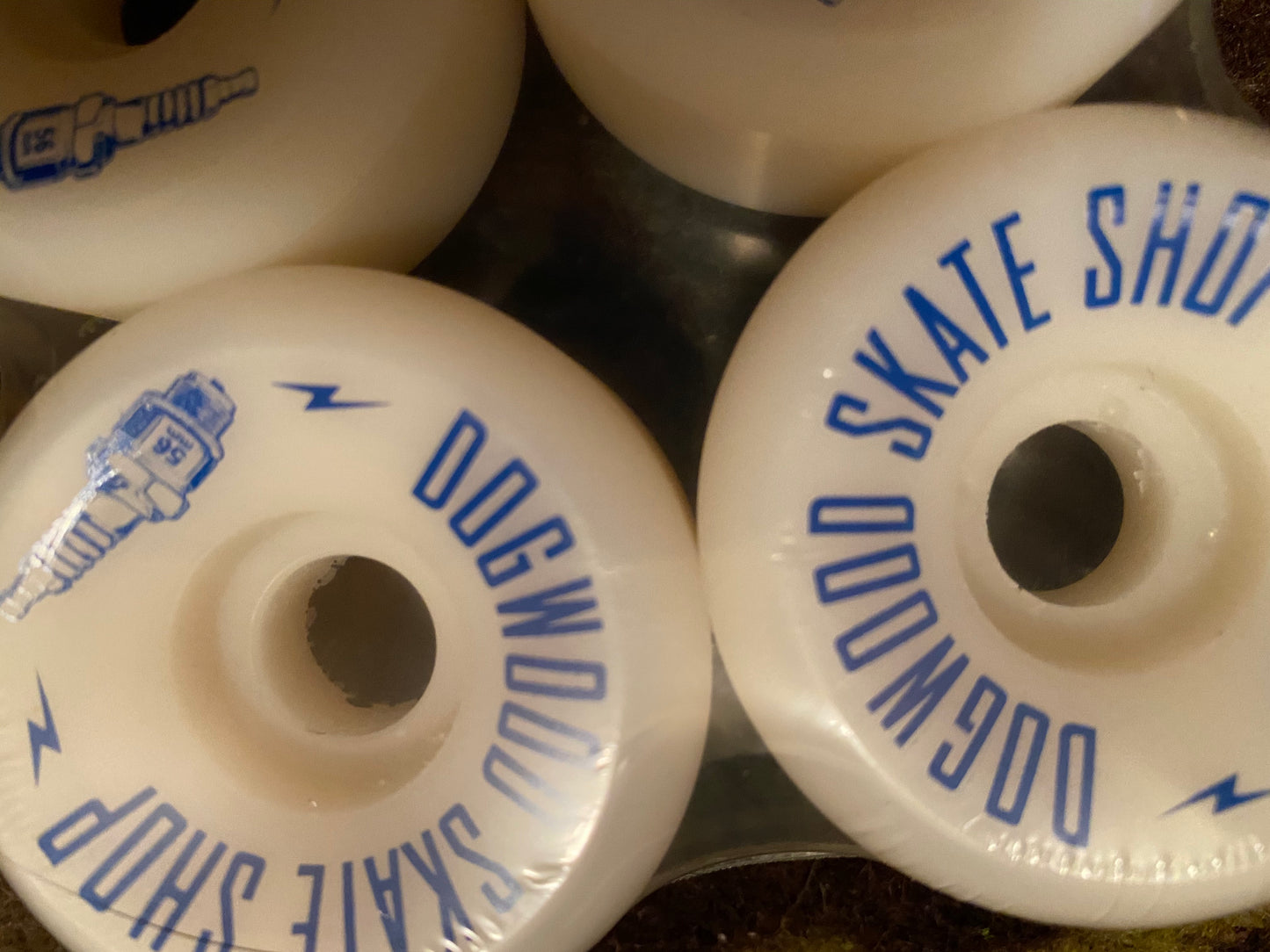Plug 99a Conical Shop Wheels Wht/Blu 56mm