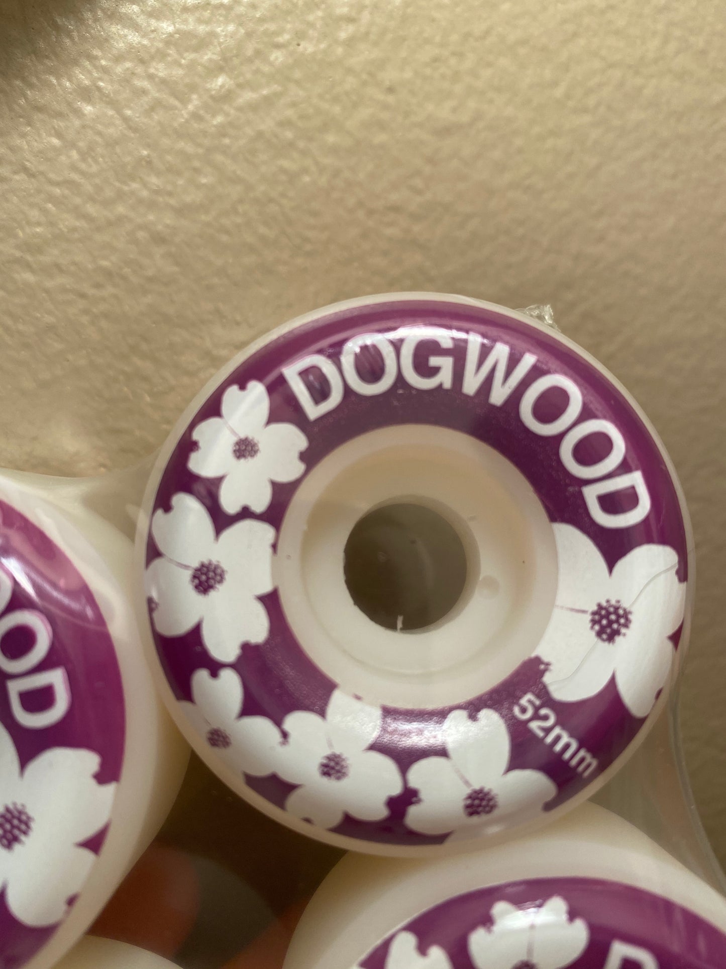 Flowers 99a Shop Wheel Wht/Purp 52mm